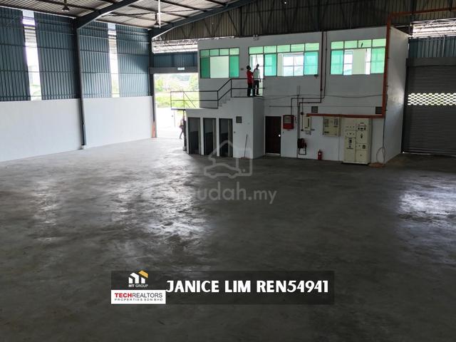 Lunas 1.5 Storey Detached Factory with Built up 9400sqft For Rent 1
