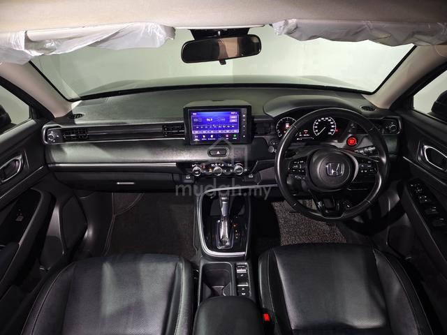 2024 Honda HR-V 1.5 V Spec Turbo 1Owner Like New - 3