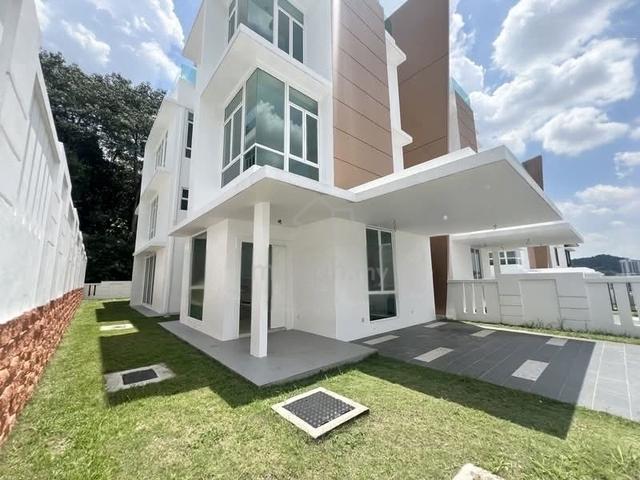 Brand New ❤️ 3.5 Storey Semi D Bandar Kinrara BK 5 Puchong 1