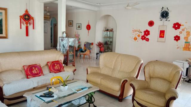 Single sty huge land size corner house taman desawan klang near lrt 1