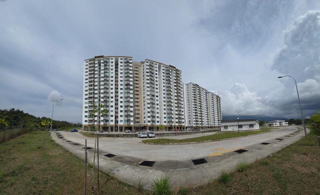 Residensi Menggatal 1