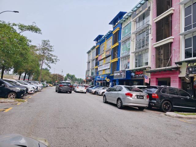 2nd Floor Seria 88 Setia Alam with Lift, Facing Open 1