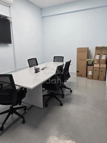 Larkin Town Centre 3 Storey Shoplot with Office Equipment 1