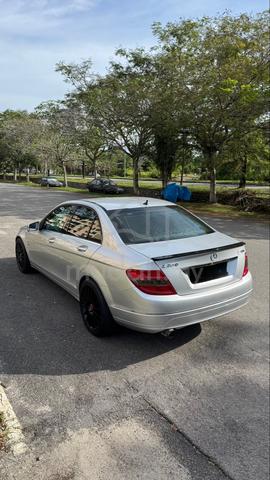 2011 Mercedes Benz C200 CGI BlueEFCY - 4