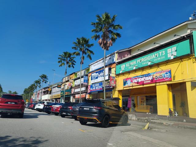 Bukit Jelutong main road big size same row watson diy 99 kfc klinik 1