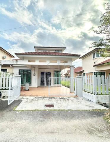 Rumah Semi D Taman Saujana Melaka di jual. 1