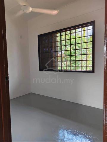 Double Storey/Taman Johor Jaya/Low Deposit 1