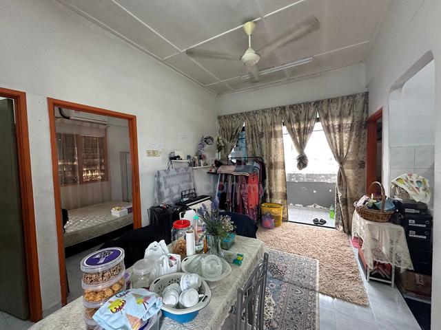 Flat Taman Perling 1