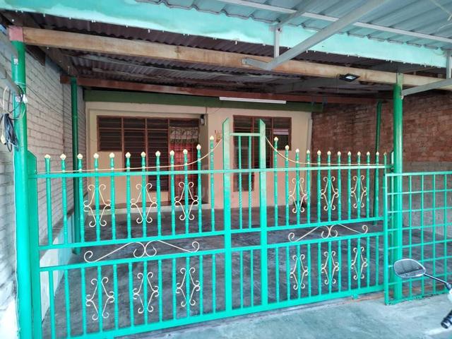 Taman seri aman masjid tanah 1