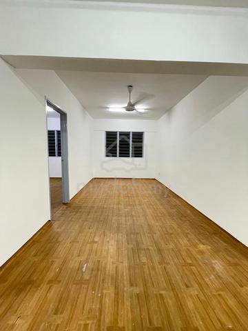 Aman Putra Apartment 1