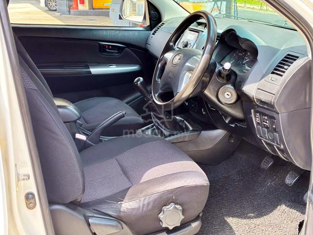 2015 Toyota HILUX 2.5 G VNT DOUBLE CAB (M) - 4