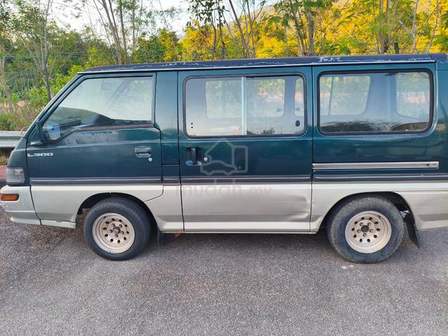 1999 Mitsubishi DELICA 2.0 PO3W (M) - 2