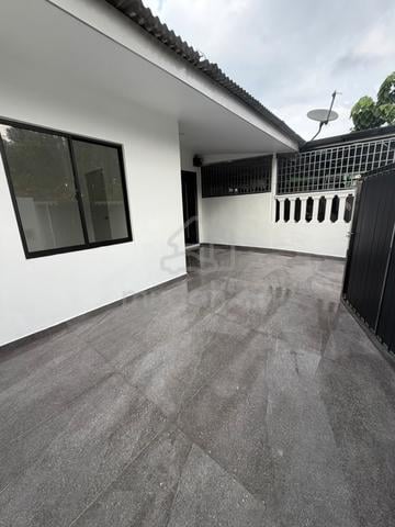 Fully renovated Jalan Zamrud 3 ulu tiram 1