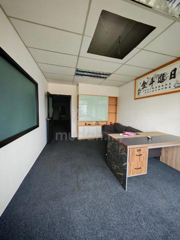 Desa Tebrau 2nd floor office for rent 1
