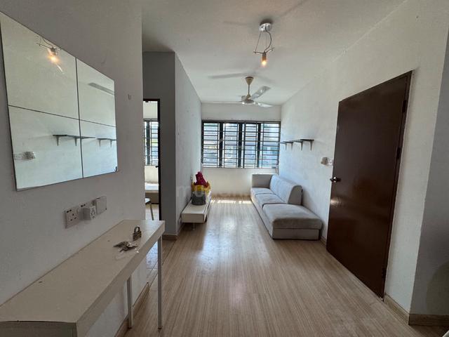 University Prime Condominium 1