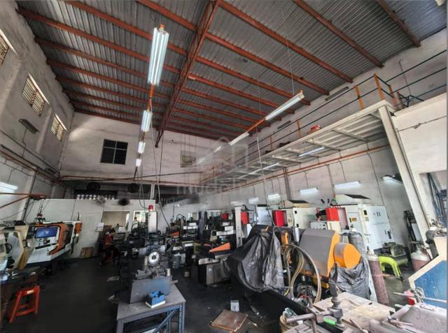 1.5 Storey Light Industrial Factory For Rent 1