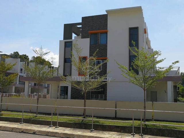 Taman Putra Pogun, 3-Storey Corner Lot 3