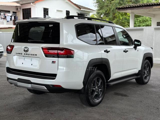 2023 Toyota Land Cruiser 300 GR-Sport 3.5 Petrol - 4