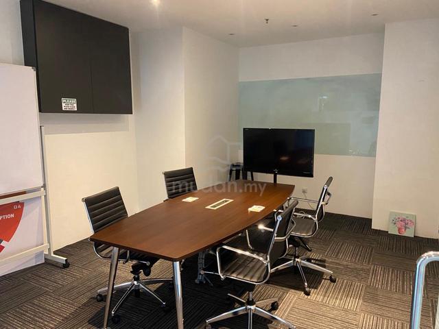 Plaza Arkadia CORNER LOT Office For Rent 1