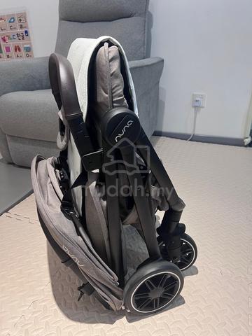 Lightly used Nuna stroller and Joie infant carrier - photo 5 of 6