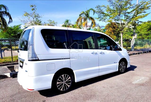 Nissan Serena 2.0 Full Loan (8K cash back) - 2
