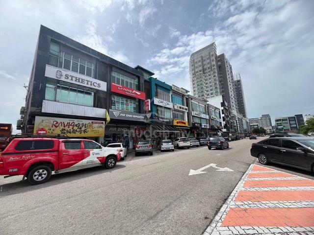 Austin Height Three Storey Endlot Shoplot,Mount Austin 1