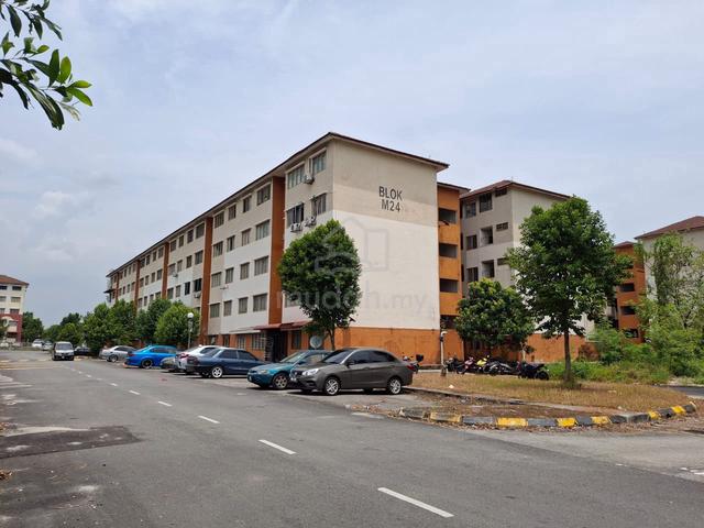 Johan Court 1