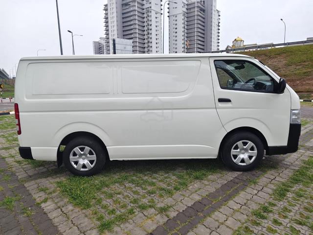 2011 Toyota Hiace 2.5 (M) Panel Van Diesel Engine - 4