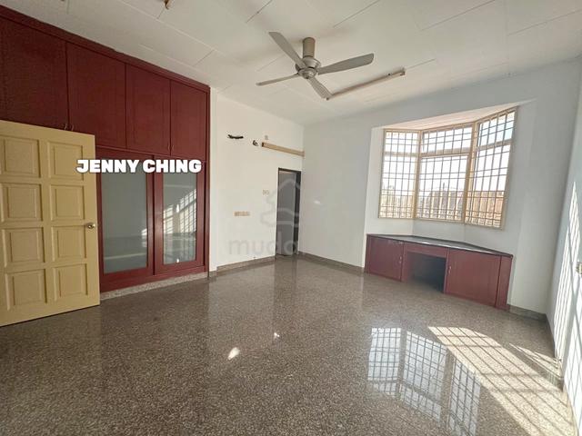 Double Storey Terrace House @ Taman Desa Makmur III, Lunas for sale 1