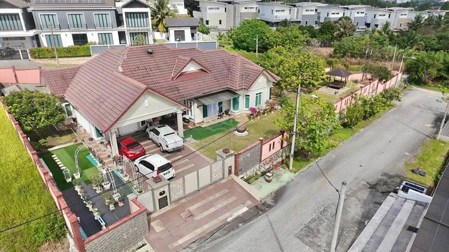 RENOVATED ‼️ 1 Storey Bungalow, Bandar Mahkota Cheras 1