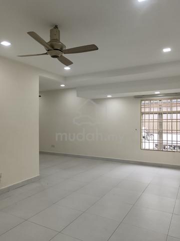Endlot house, Spacious, Renovated, Good Condition & Near LRT 1