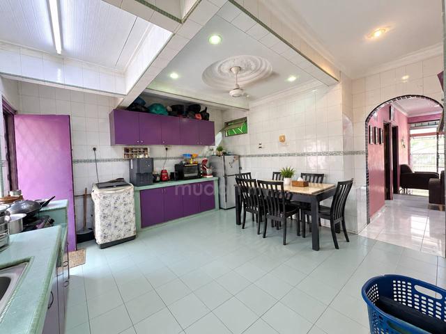 RENOVATED Single Storey Terrace House Taman Mawar Kinrara 5 Puchong 1