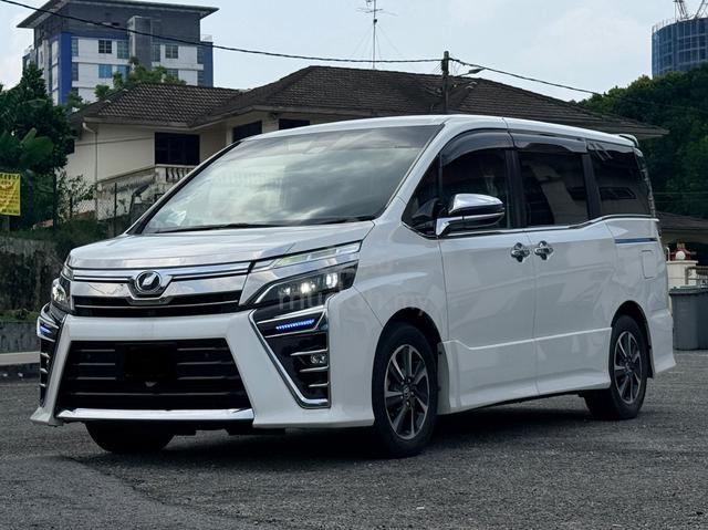Low Mileage 2019 Toyota VOXY 2.0 ZS KIRAMEKI II - 3