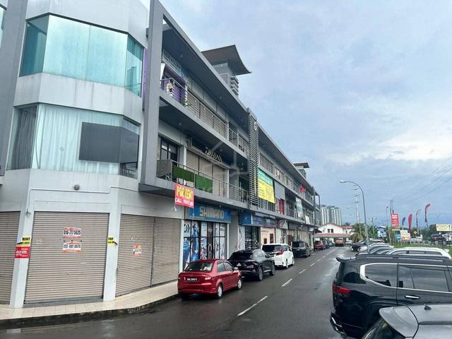 For rent...88 Market 2nd floor corner 1