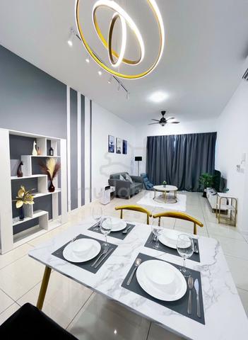 Queens Residences Q1 @ Queens Waterfront 1