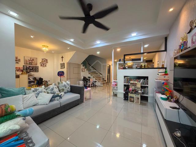 Fully Renovated Freehold Double Storey Bukit Katil 1