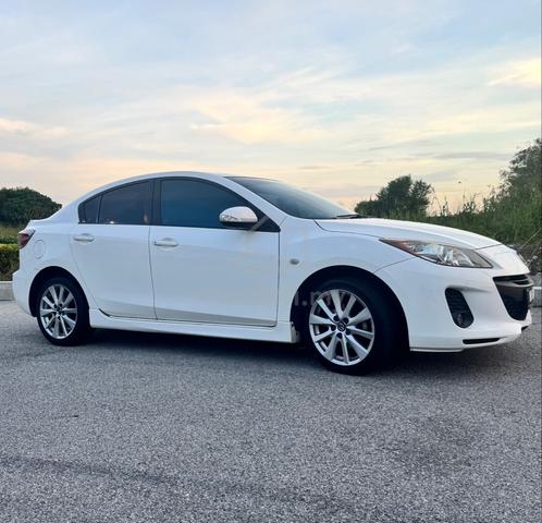 2015 Mazda 3 1.6 SPORT (A) - 2