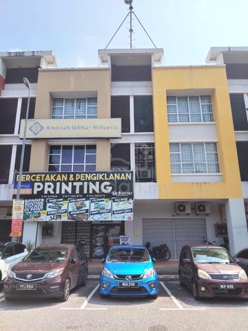 3-Storey Shop Office for Sale (2 Units) 1