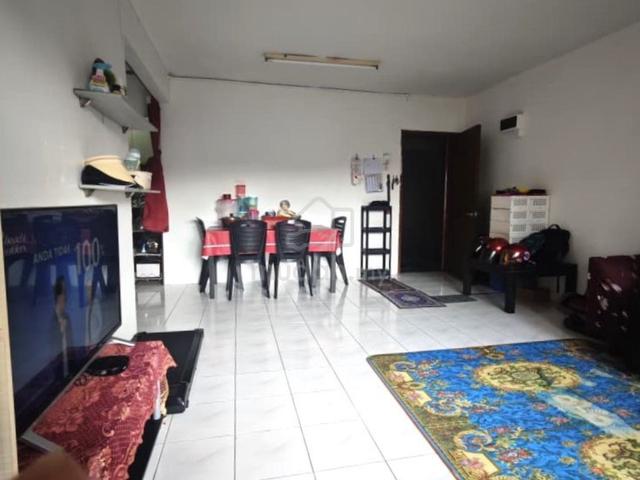 saujana apartment 1