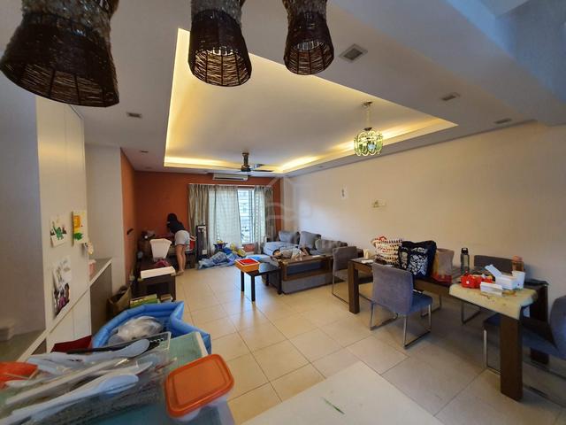 RENOVATED D'Alpinia Townhouse Upper Unit 2200SF SPACIOUS GATEDGUARDED 1