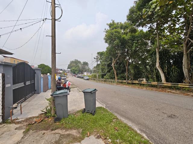 Bukit Kempas | Double Storey For Rent| 3R2B | 770 sqft 1