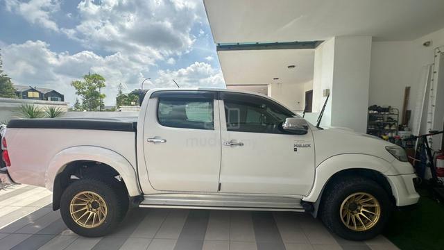 2015 Toyota HILUX 2.5 G TRD SPORTIVO (A) - 2