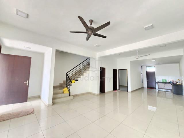 Freehold, facing garden, club house facility, gated guarded, 22x80sqft 3