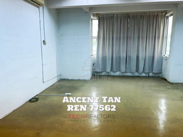 FOR RENT｜2nd Floor Shop Lot Pusat Perniagaan Zamrud 1