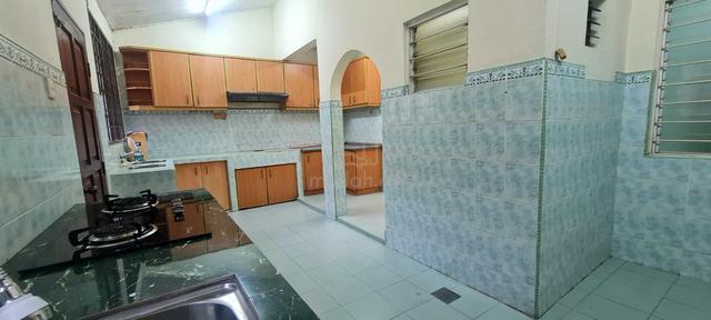Bandar Sri Damansara 2sty house to let partially furnished 1