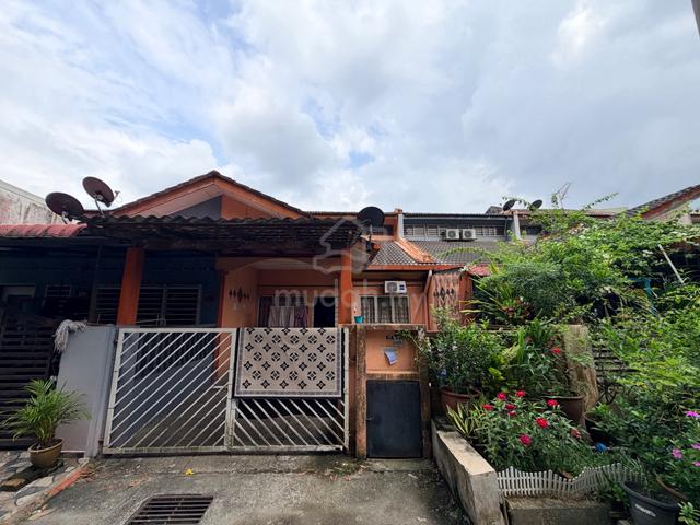 Taman Pelangi, Facing Empty, 1+1 Storey Kitchen Extended, Freehold 1