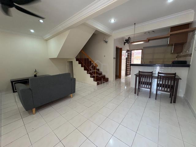 Cozy 2.5 Storey Kota Perdana Lestari Putra Permai near Equine MRT 1