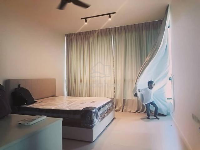 Large balcony room for rent - Female tenant in Batu Kawan 1