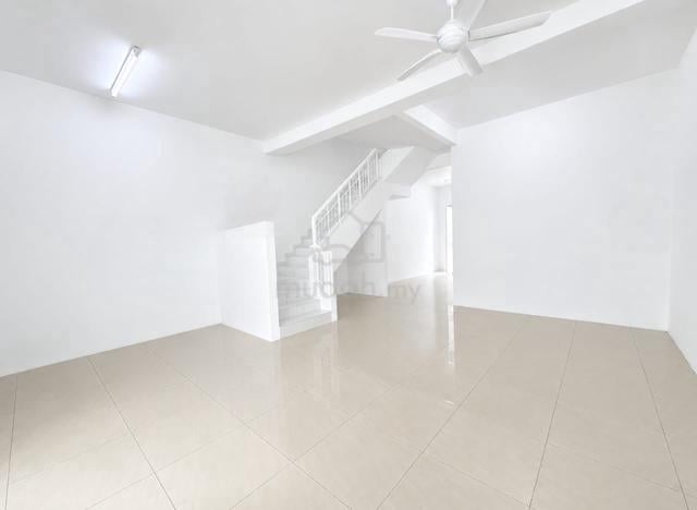 2 Storey Terrace @ Tmn Merbau Indah Sg Dua B'worth 1