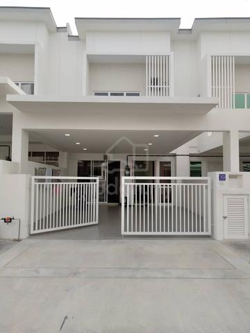 Suriaman 2 Sendayan,DOUBLE STOREY FOR RENT (Nego) 1